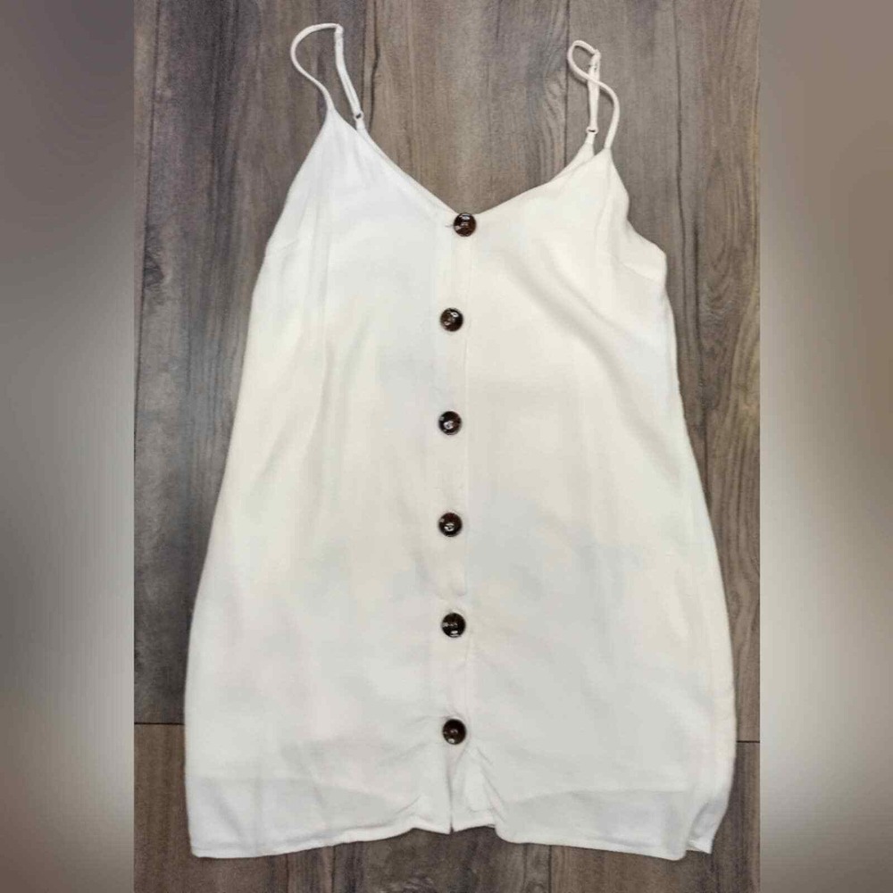 OLIVACEOUS White Button Front Camisole top Size‎ M